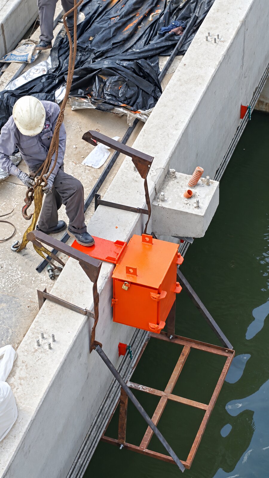 Tủ thiết bị thủy lực tại hiện trường