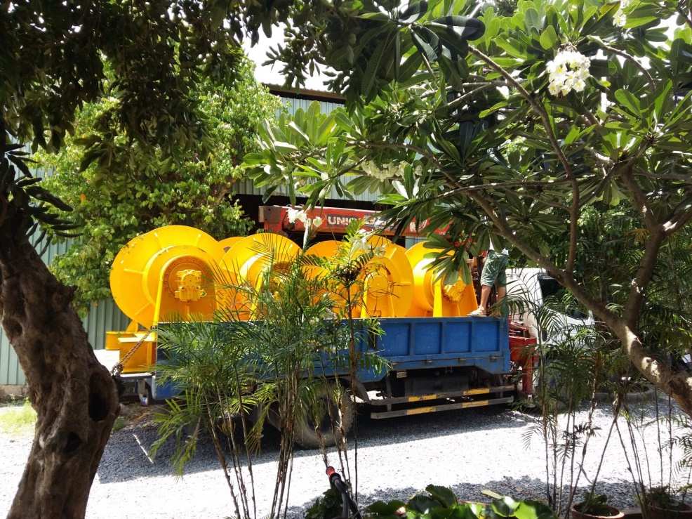 Tời sà lan Tân Cảng