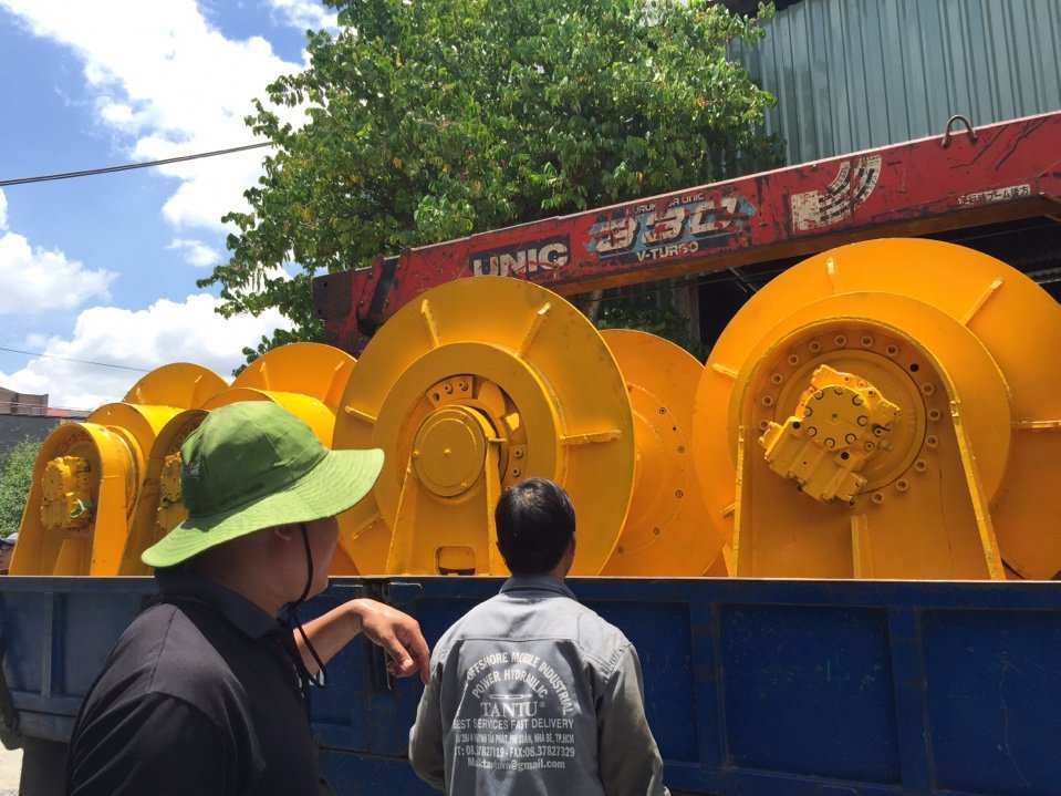 Hình ảnh cụm tời thủy lực Tân Tú cung cấp